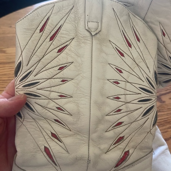 Dingo Leather Cowgirl Boots, White with Starburst Pattern, Size 8 - Picture 4 of 11